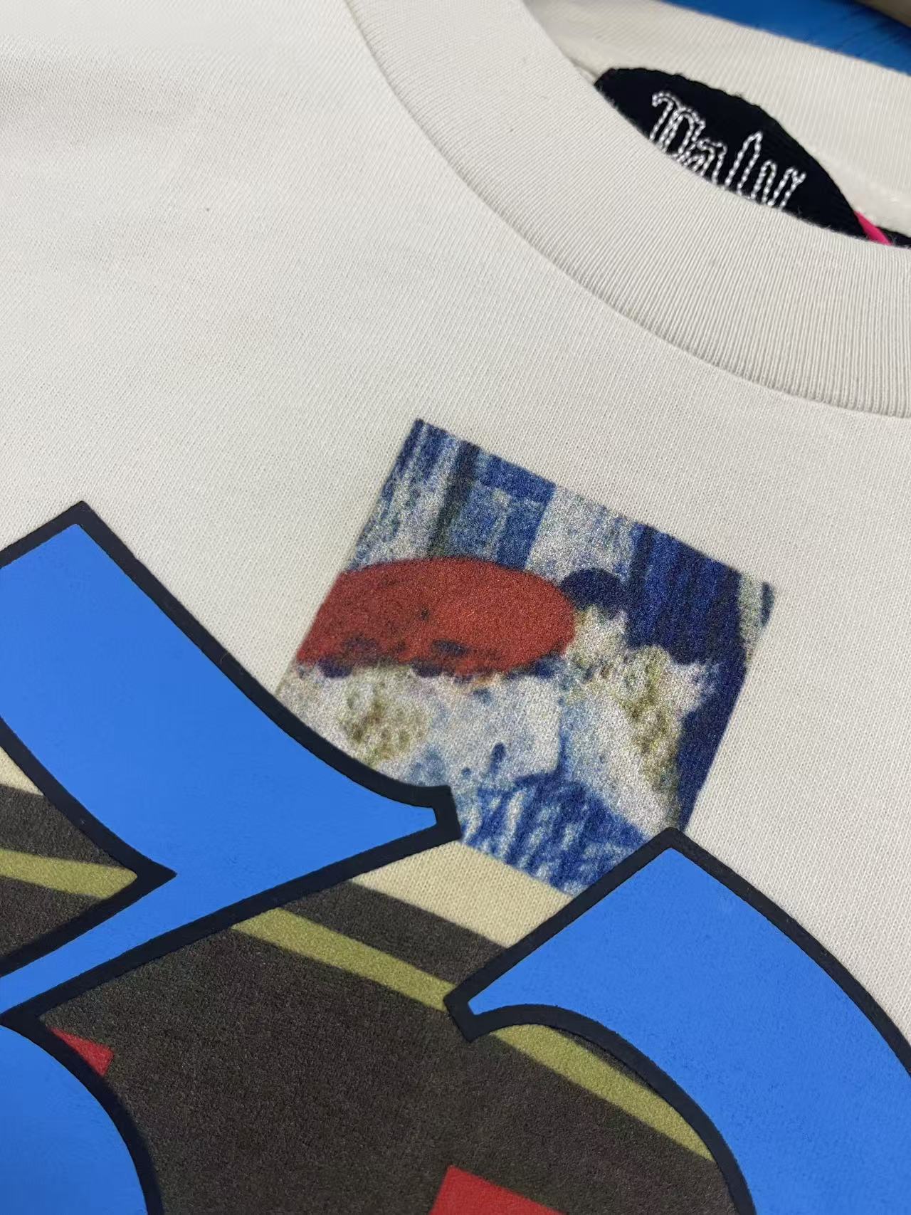 Paly Hollywood Creative Line Graphic T-Shirt