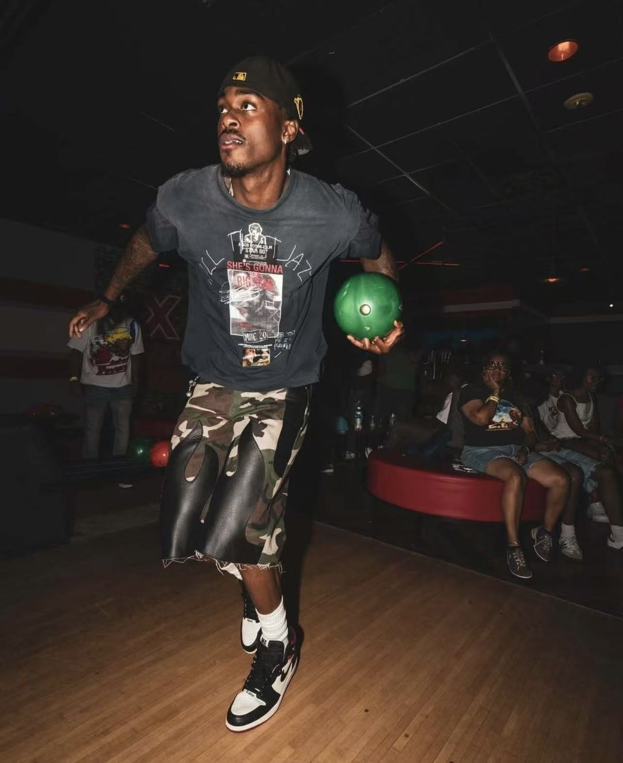 Paly Hollywood Distressed Photo Graphic Washed T-Shirt