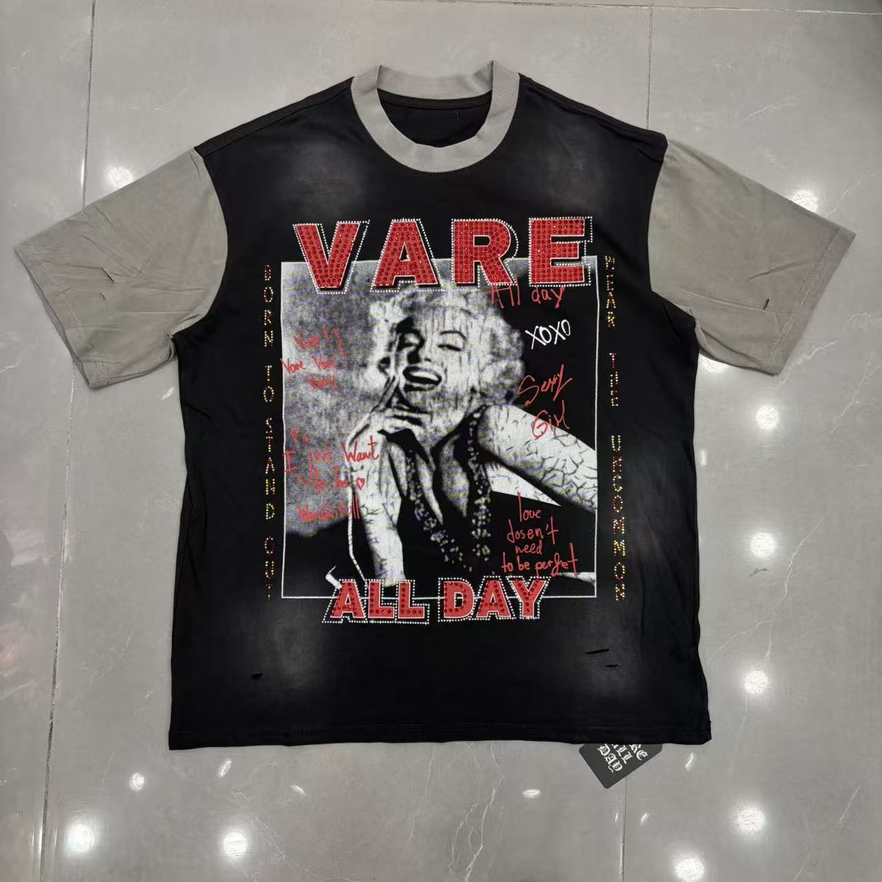 VARE ALL DAY All Day Graphic Tee