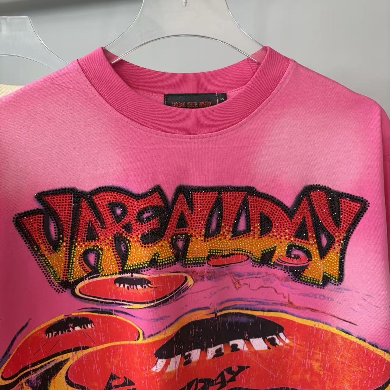 VARE ALL DAY Orange Graphic Tee