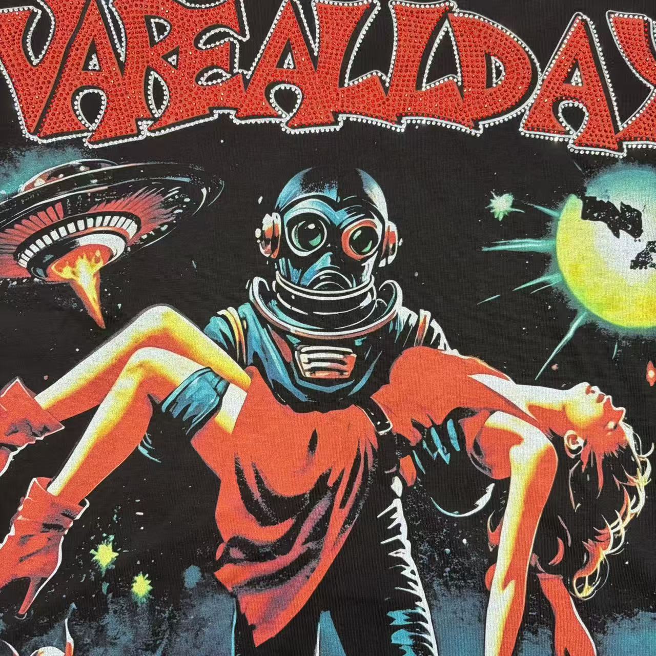 VARE ALL DAY Graphic Tee